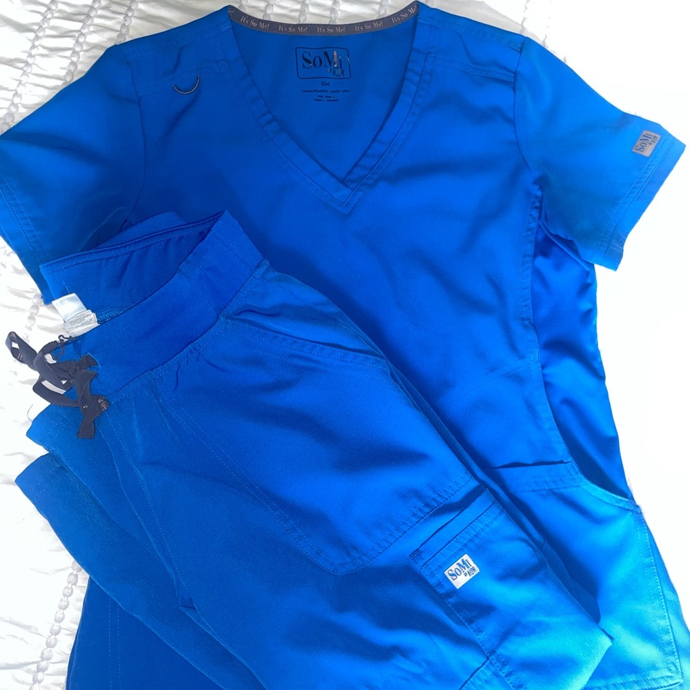 SoMi by AUW scrubs
